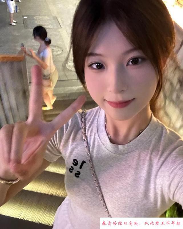 无锡制服服务美女 第1张