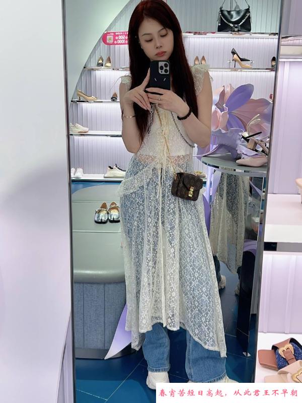 风骚性感大美妞 第2张