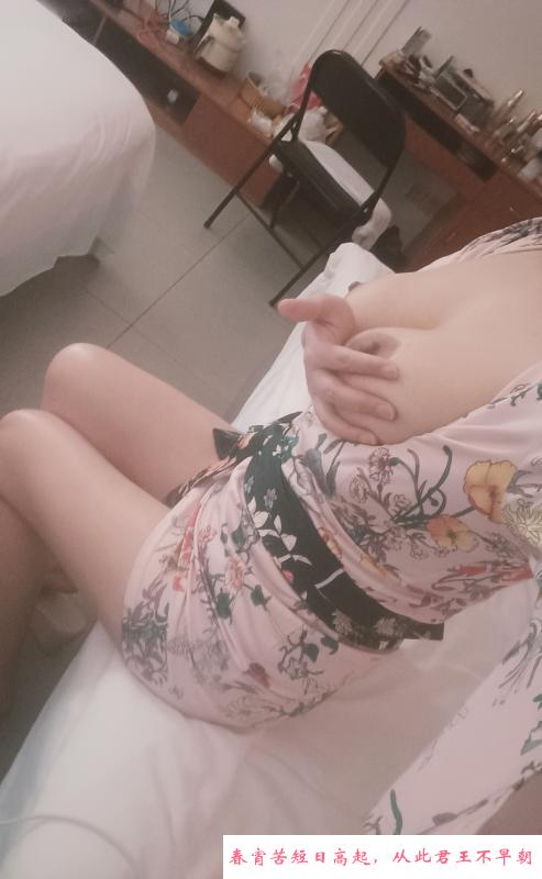 人妻蜜桃可三T 第2张