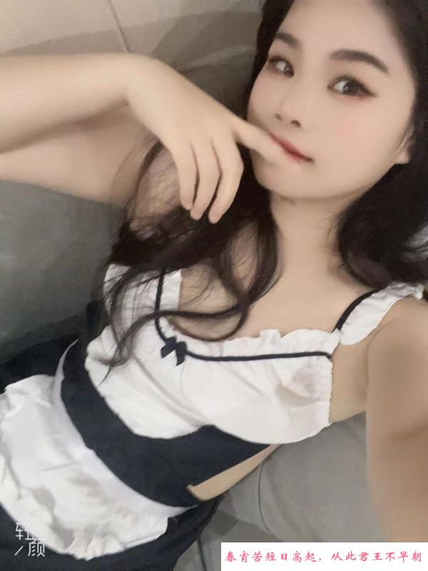 羞涩感满满小美女 第2张