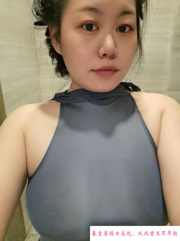 大胸服务系轻熟少妇 第3张