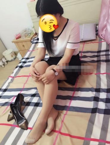 李丽 第1张