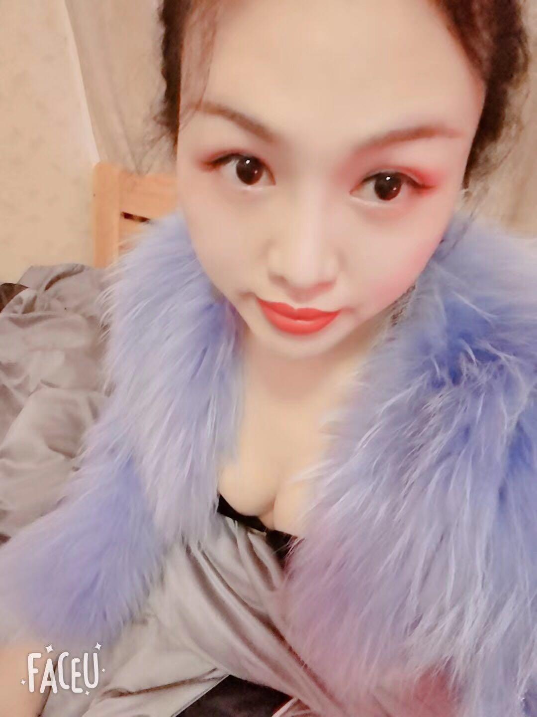 玩了一个TS人妖，还有真女可以双飞 第2张