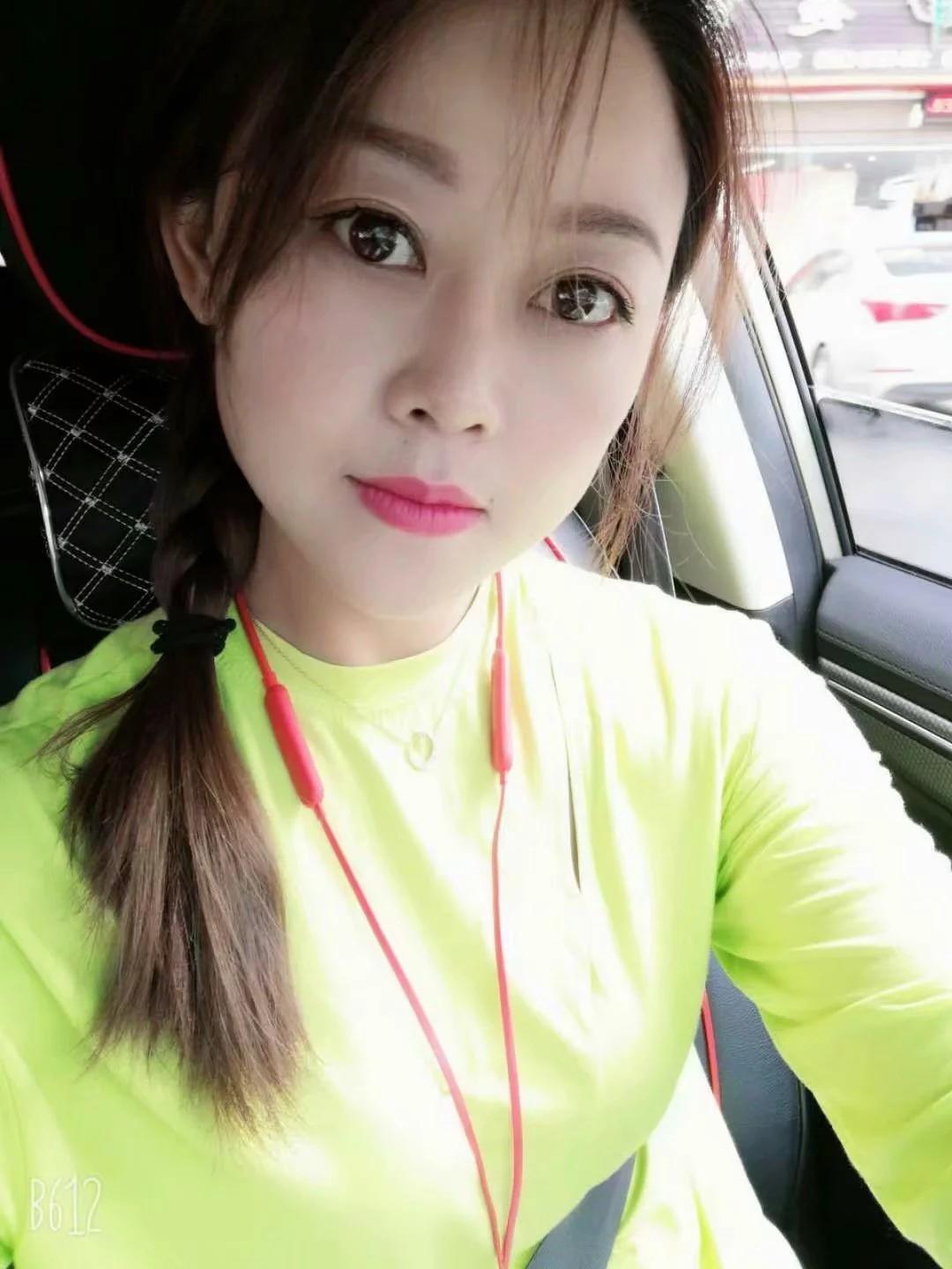 成都西站附近和汤唯气质长相都有点像的姐姐 第1张