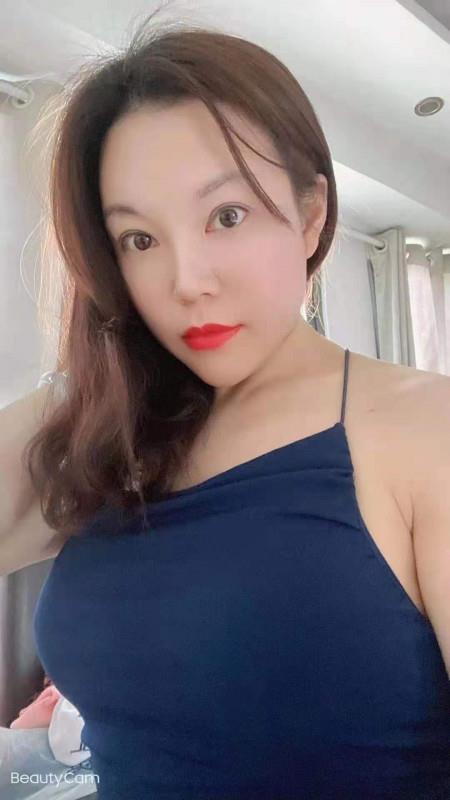 骚少妇玲珑 第2张