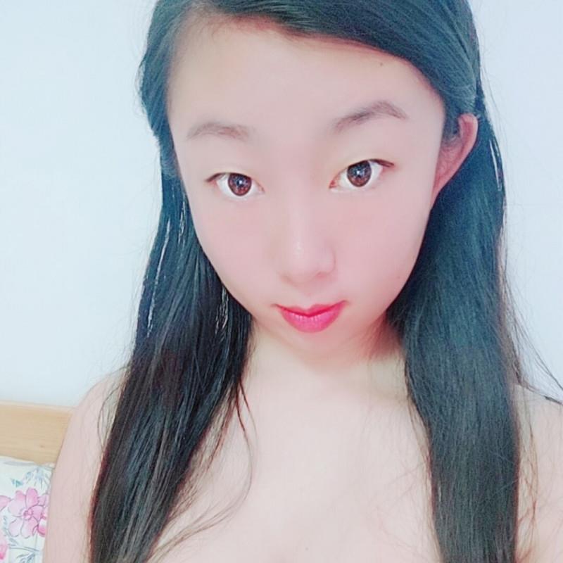 五塘广场微胖妹子 第1张