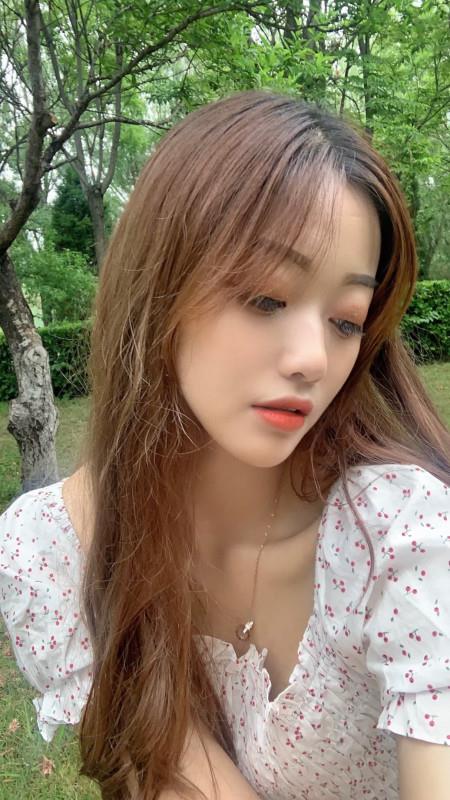 出差朋友推荐的妹子 第1张