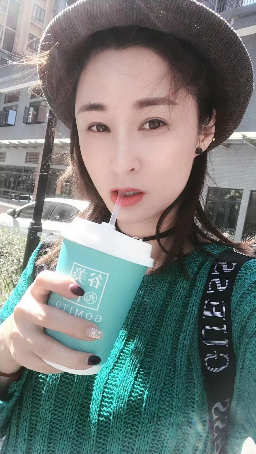 雨花区年轻少妇香菜，喜欢健身，身材太棒了 第1张