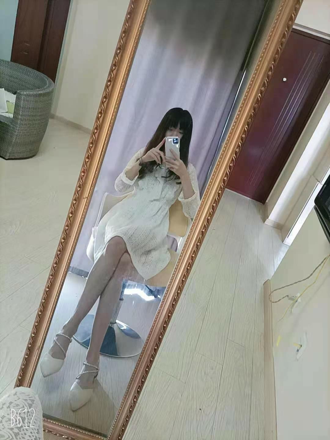 蜀山区高个长腿美女 第2张