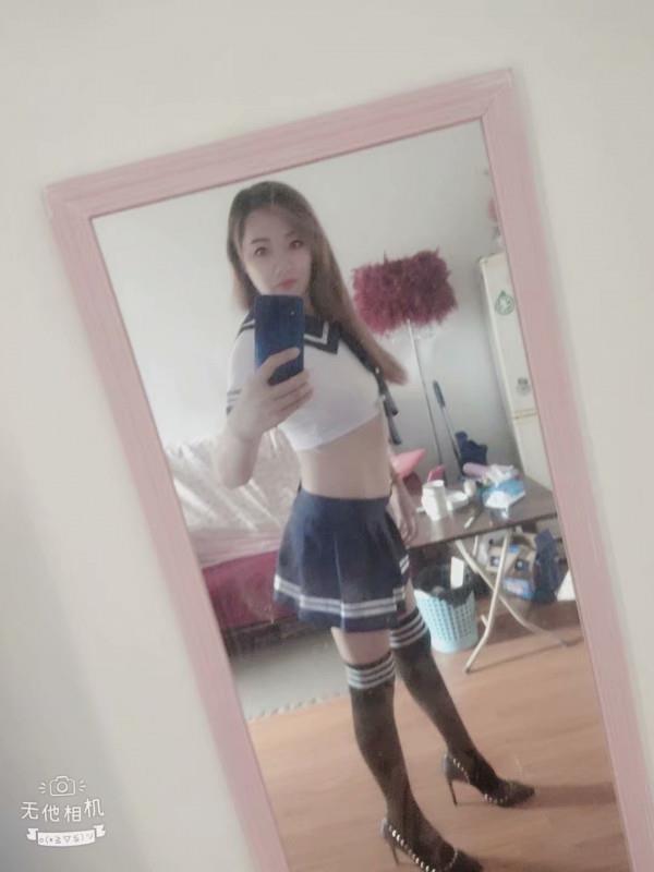 汉阳钟家村大胸妹 第2张