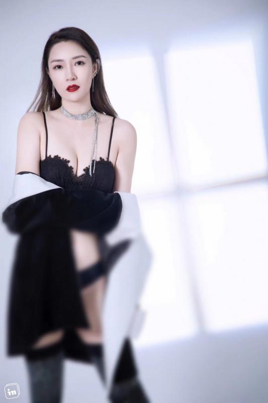 栖霞少妇 第2张