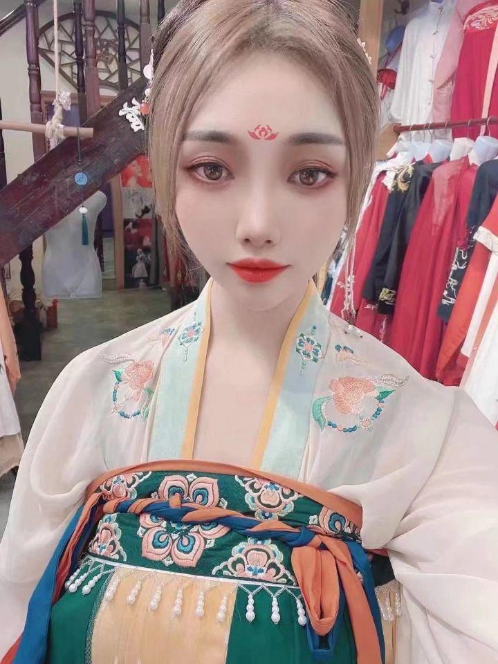 秦淮熊大的小姐姐 第1张