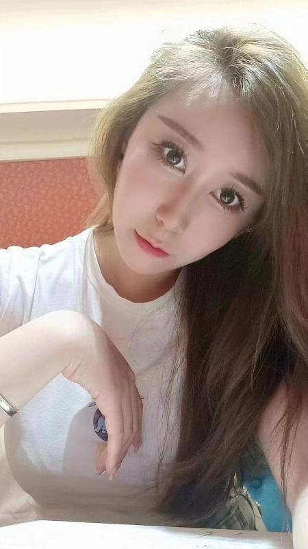 纯天然大奶少妇 第2张