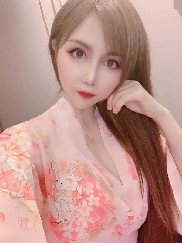 金融城兼职模特浅浅 第3张