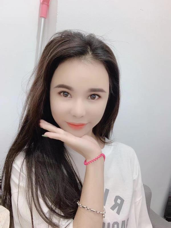 一个颜值不错的妹子 第1张