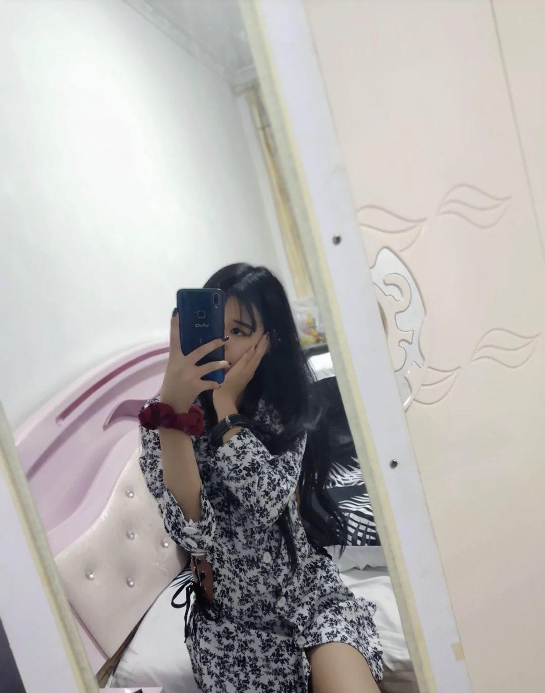 青羊一个颜值长腿妹子，喜欢玩腿的喜欢服务的可以去 第3张