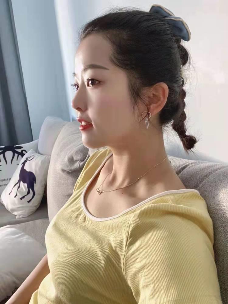 清纯脱俗的邻居家小姐姐 第1张