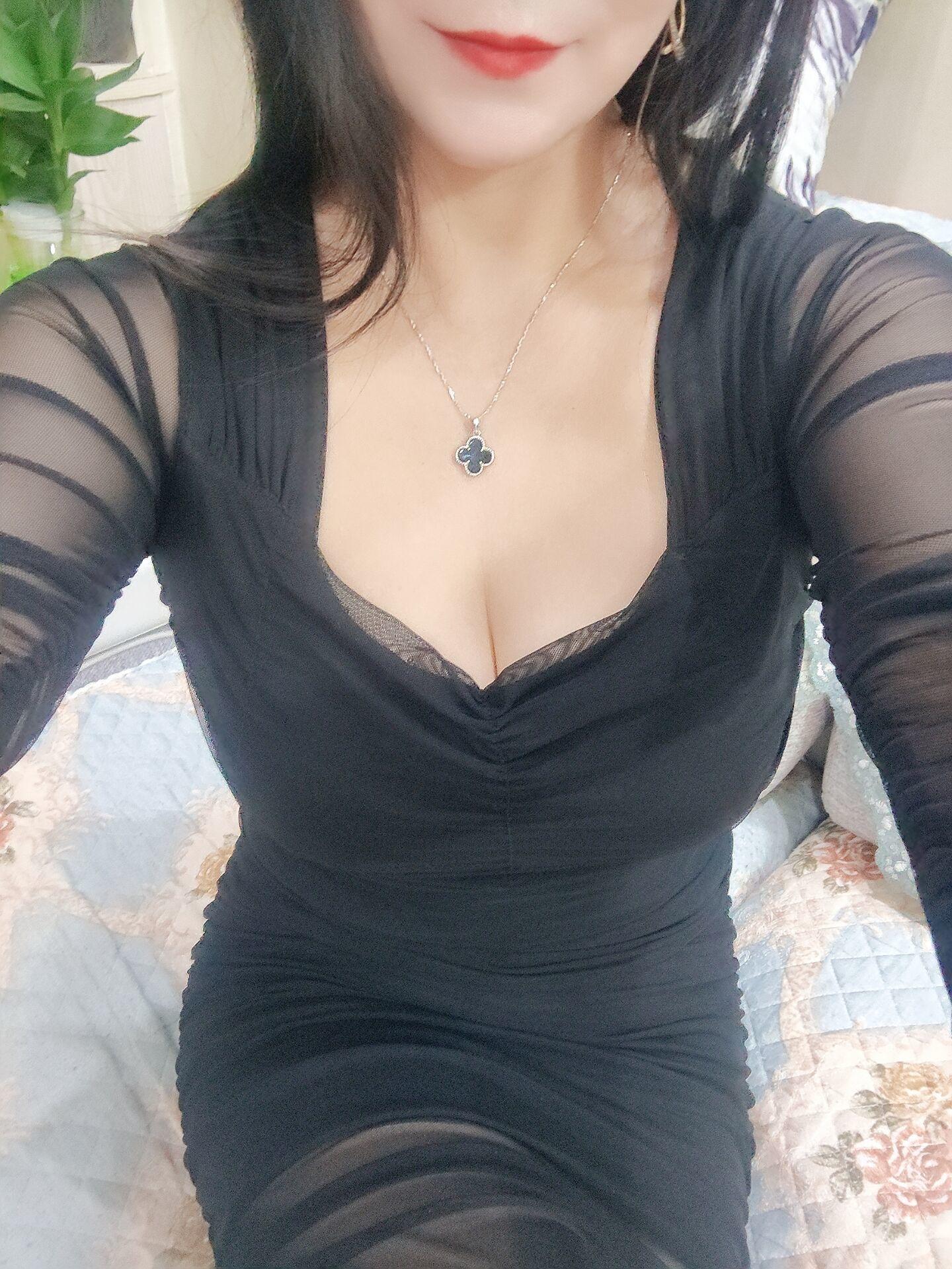 电视塔良家少妇，胸大口爆 第1张