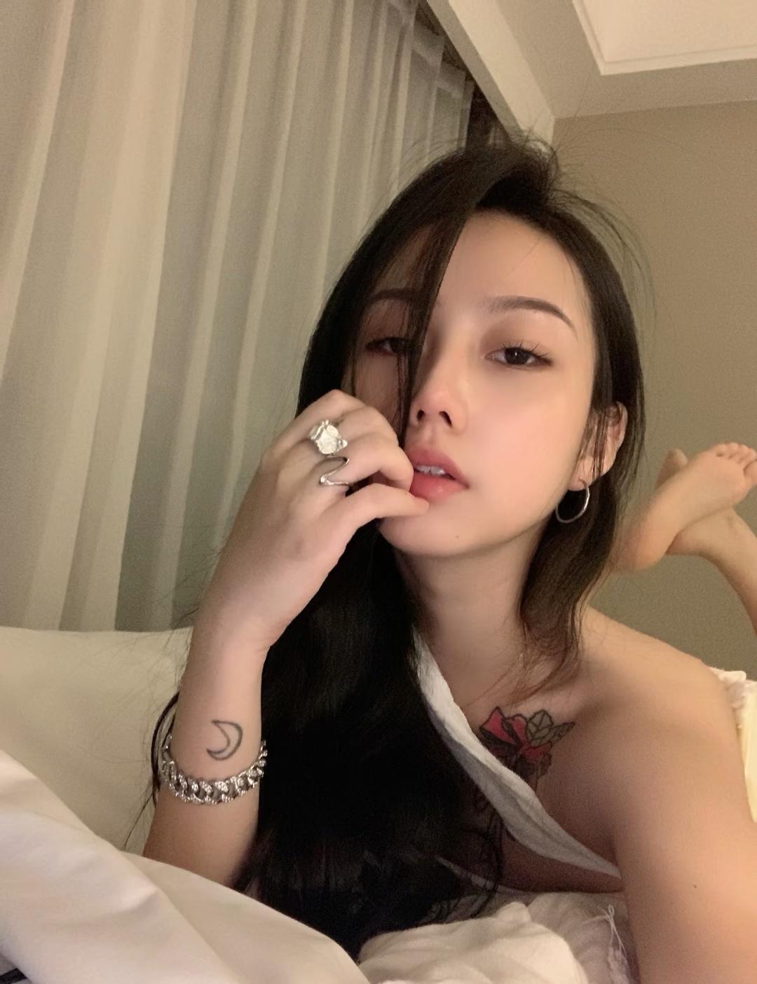 武侯区验证网红脸美女沫沫，把妹子的屁股都打红了 第2张