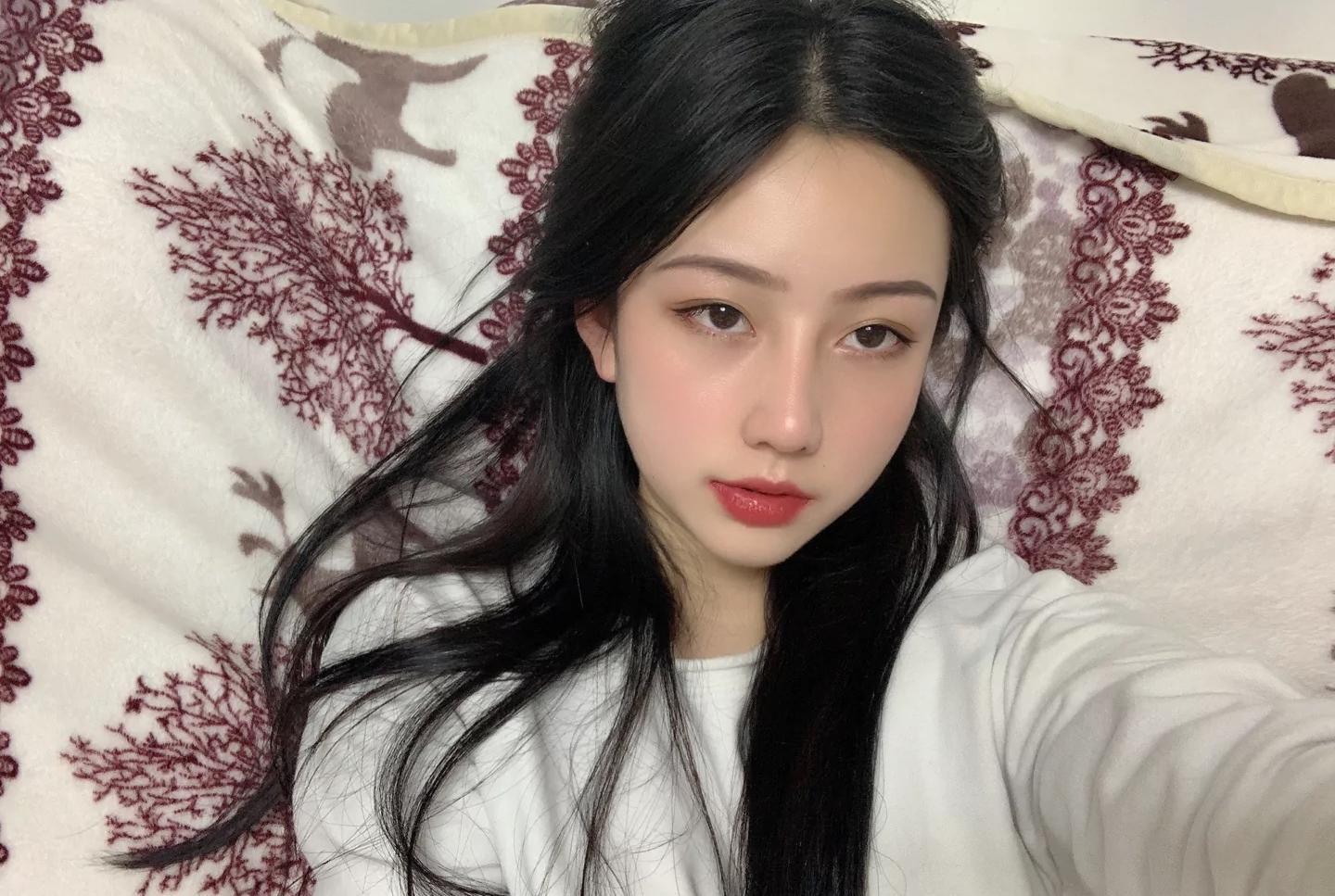 武侯区验证网红脸美女沫沫，把妹子的屁股都打红了 第3张