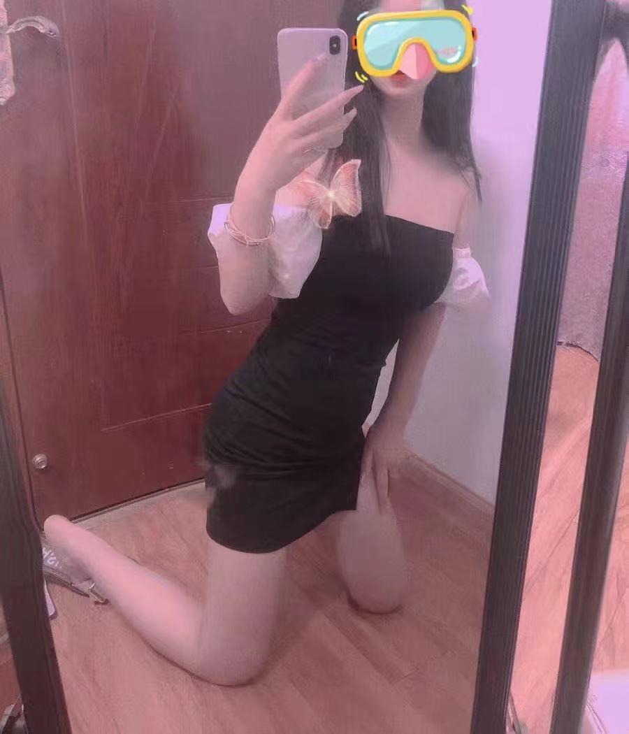 红牌楼粉嫩少女 第3张