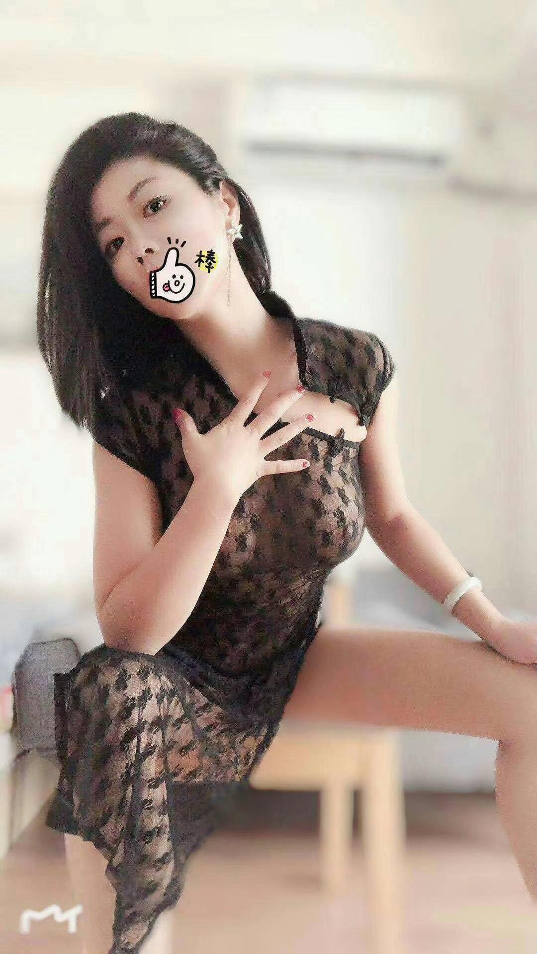 崂山长腿大胸妹 第1张