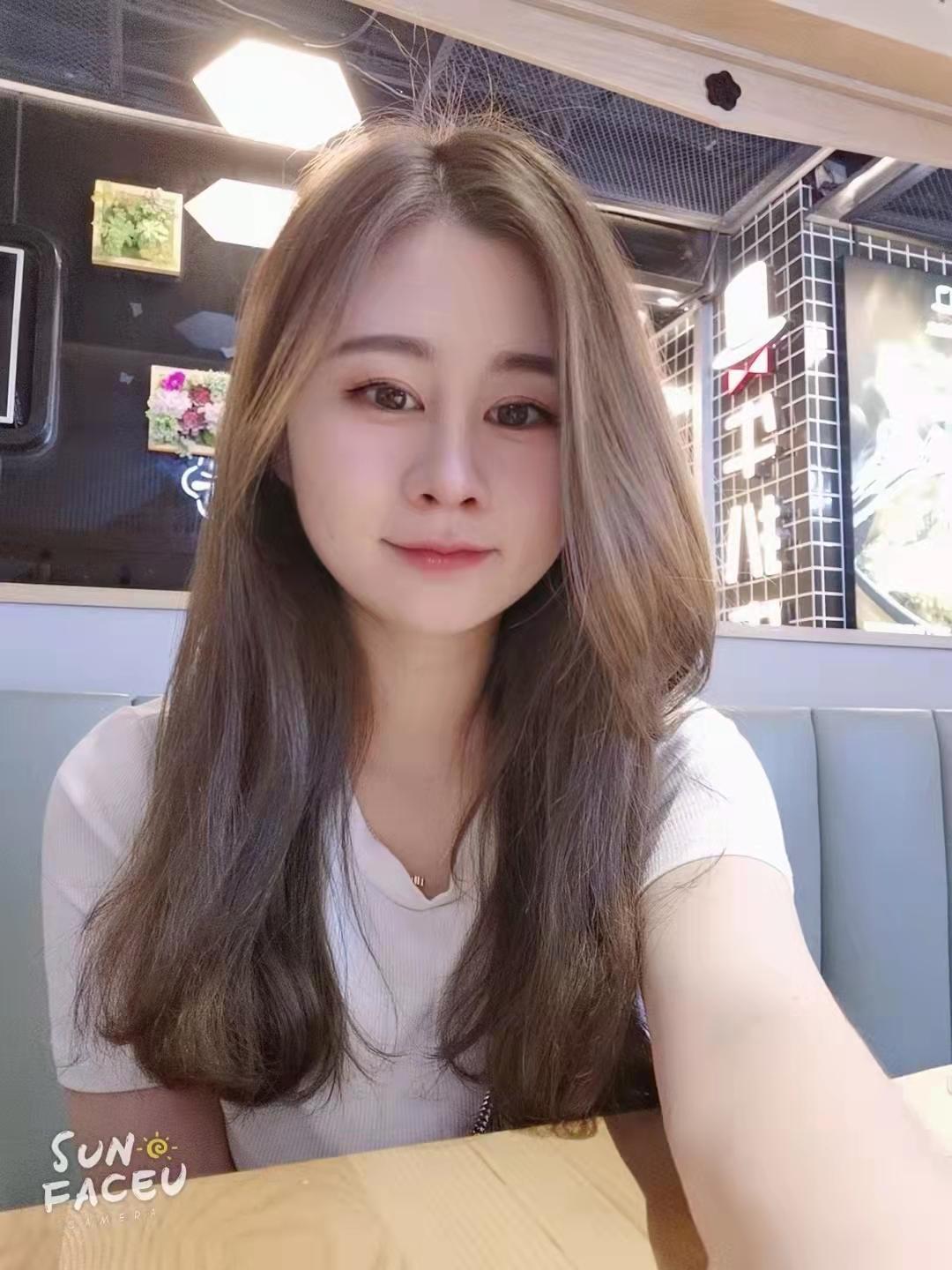 小清纯诗诗，身材惹火，纤细小腰+好看的胸 第5张