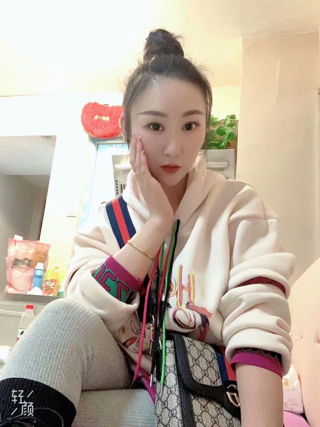 南方女孩桃子，颜值正点，身材线条超赞 第1张