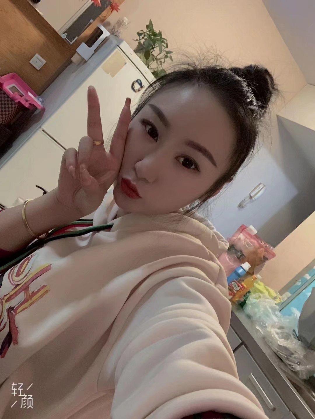 南方女孩桃子，颜值正点，身材线条超赞 第2张