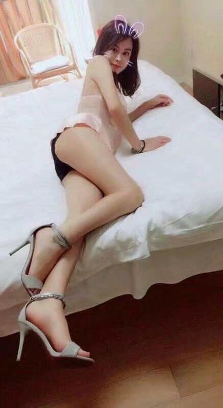 跟风帝都波霸美女依依,吹萧舔蛋招架不住 第3张