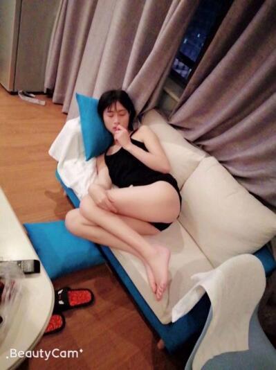高挑98年女神范、随意支配、总体好评。张弛有度偶尔放松... 第1张