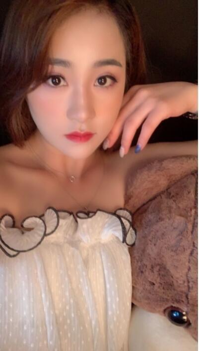 青春靓丽气质白嫩的玥儿妹妹 第2张