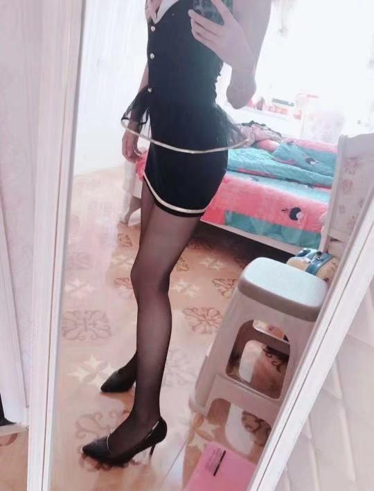 会展附近新下水大长腿少妇，模特小雨 第1张